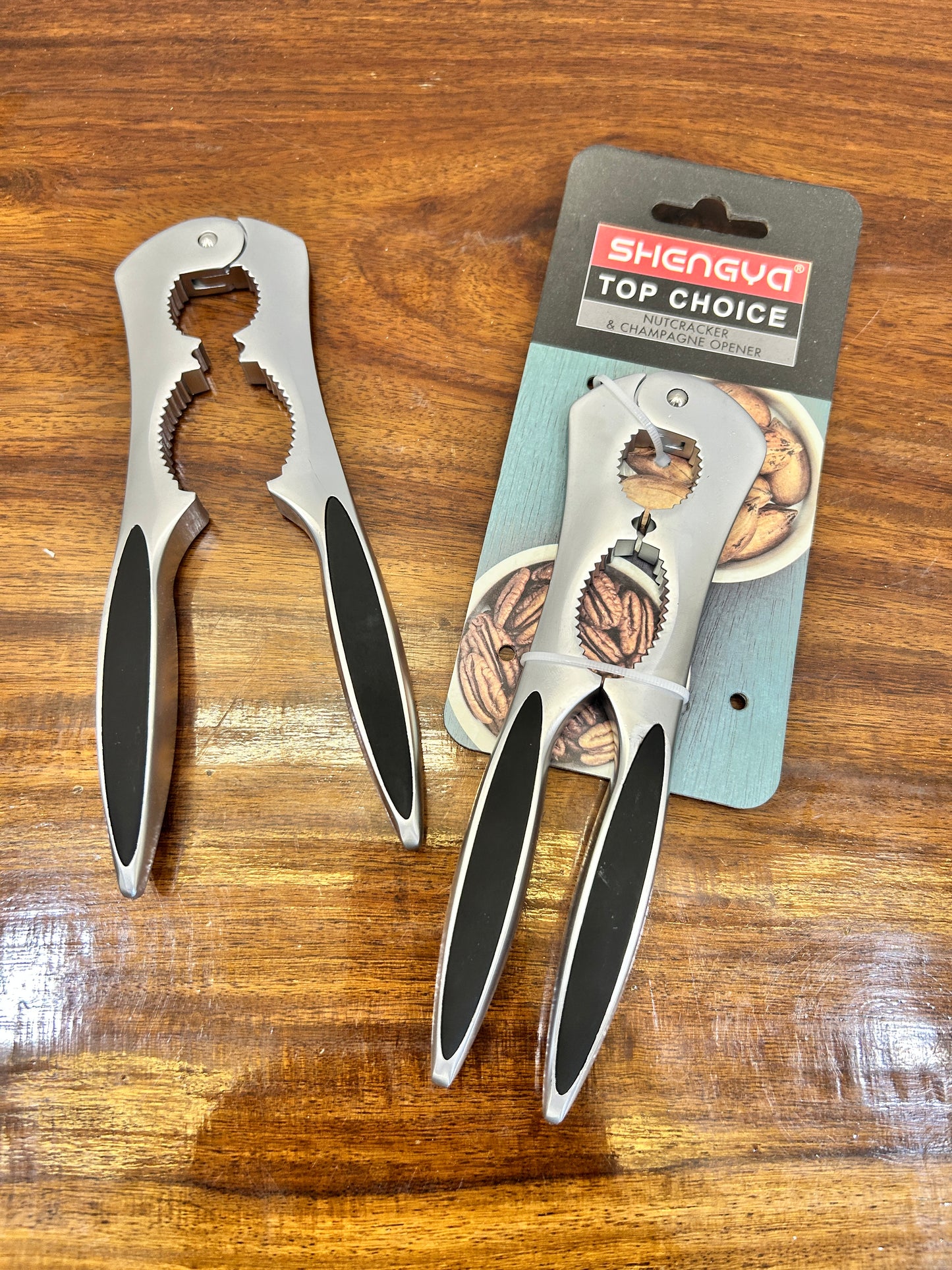 Shengya Nut Cracker & Champagne Opener