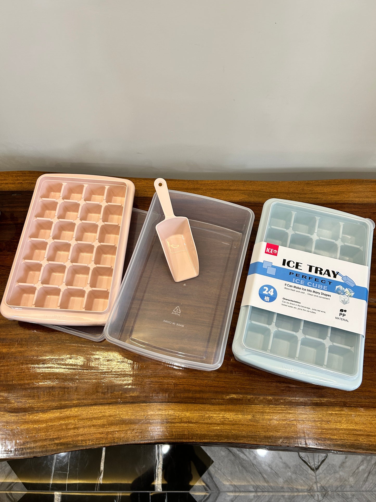 Ice Cube Tray Box With Cover 24pcs