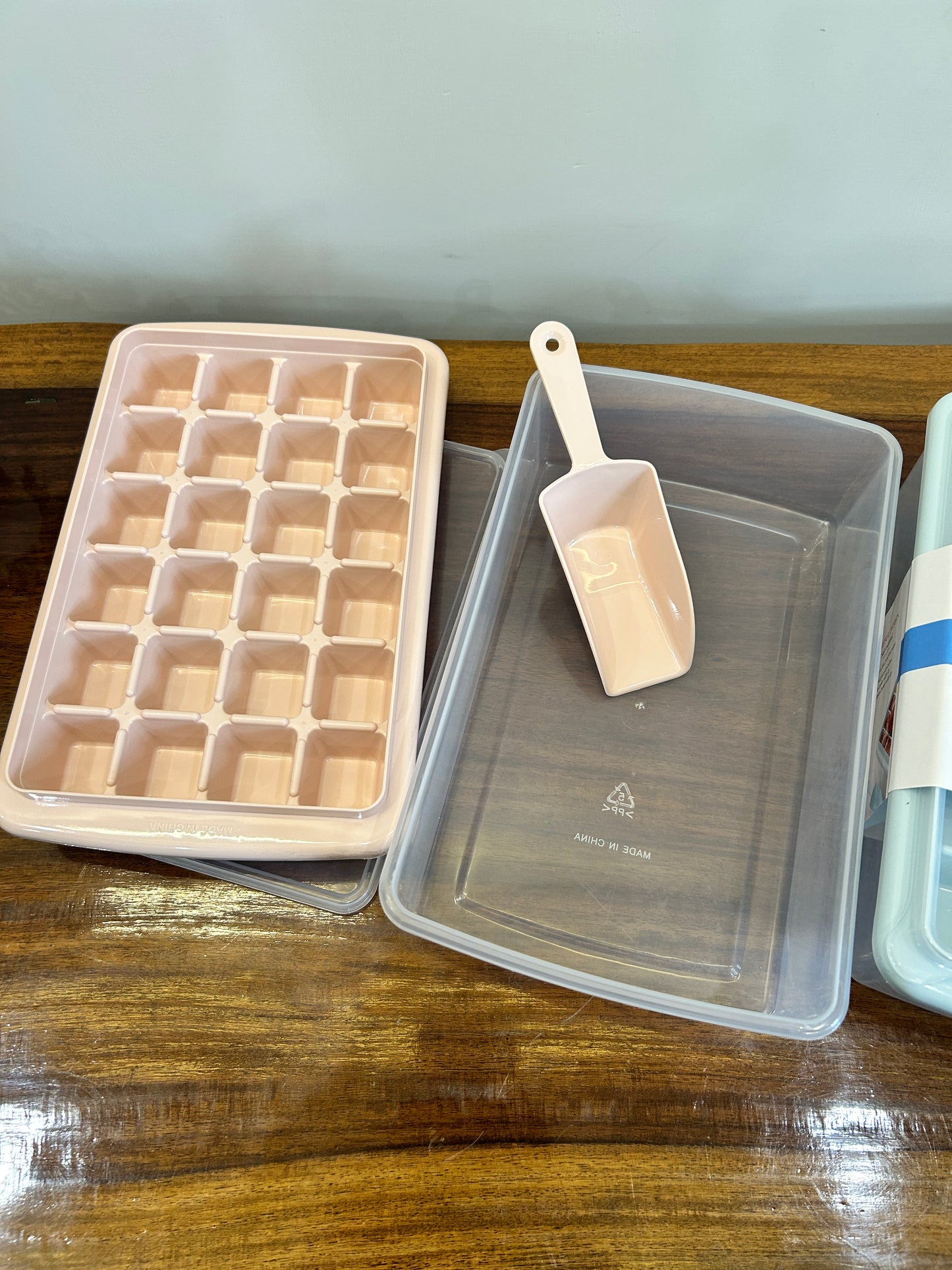 Ice Cube Tray Box With Cover 24pcs