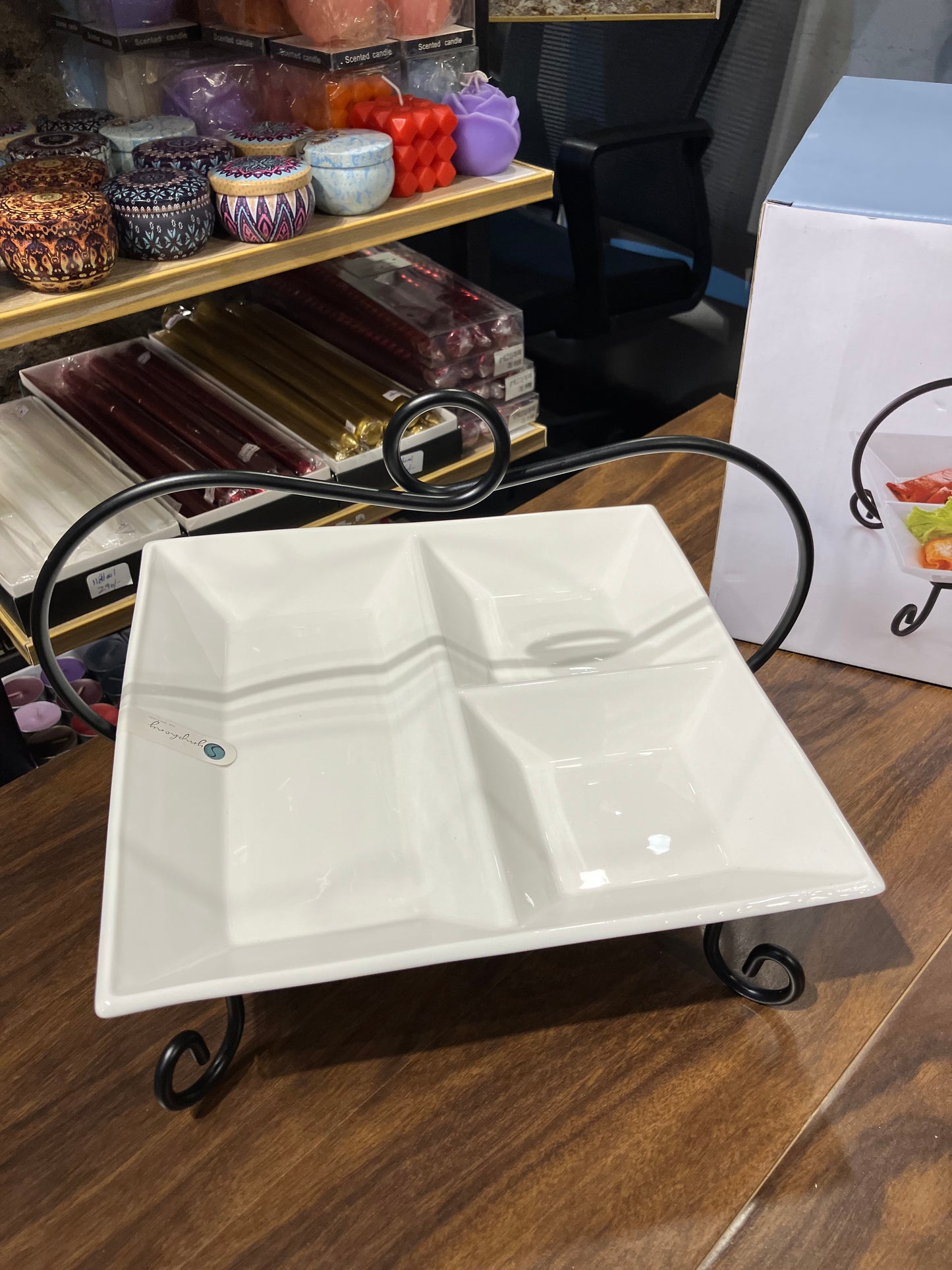 Symphony Square Divider Plate With Iron Stand (1Pcs)