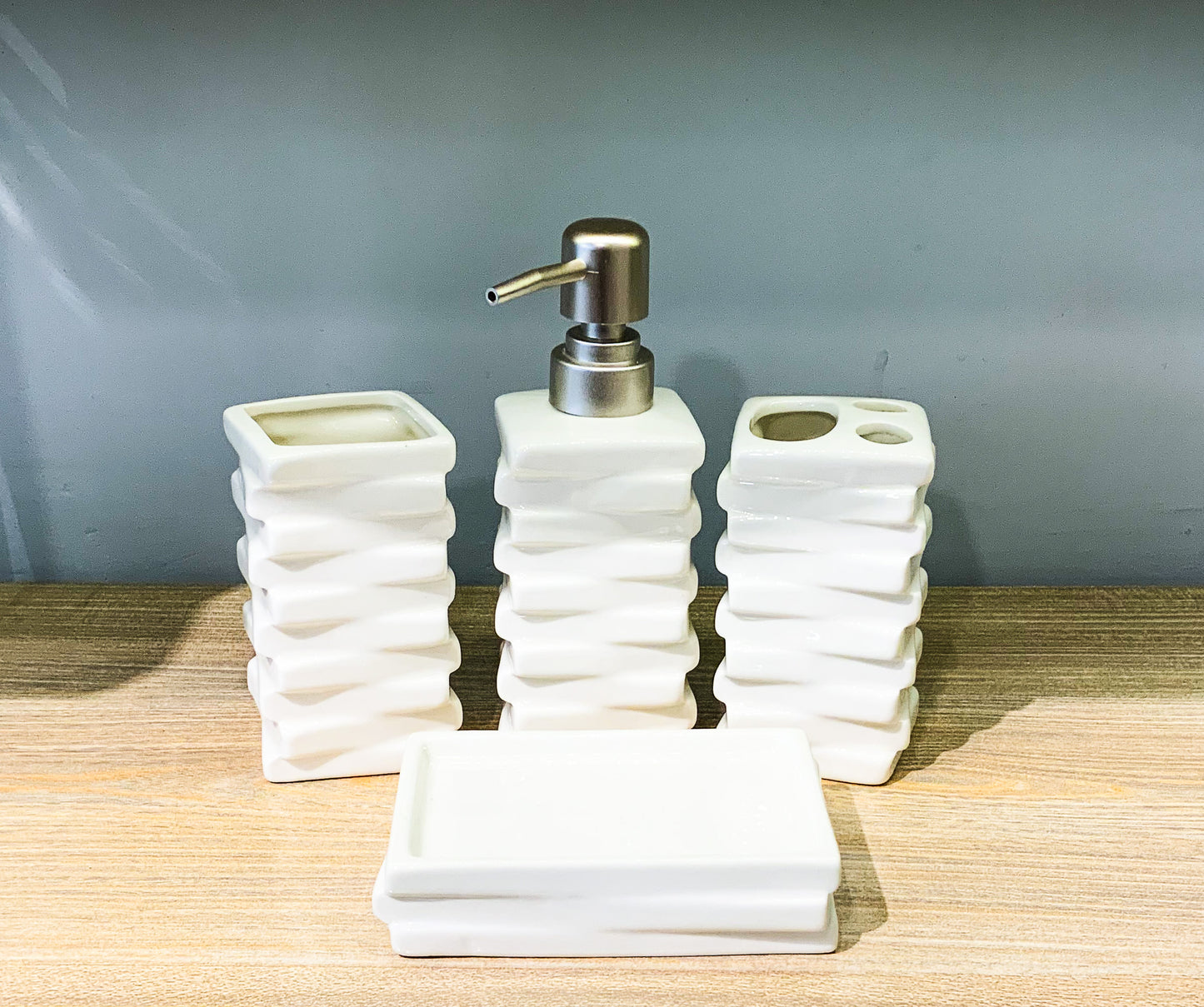 White Ceramic Bathroom Set 4pcs