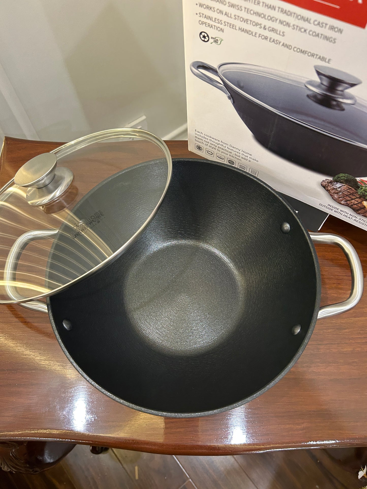 Danny Home Cast-Iron Wok 28CM