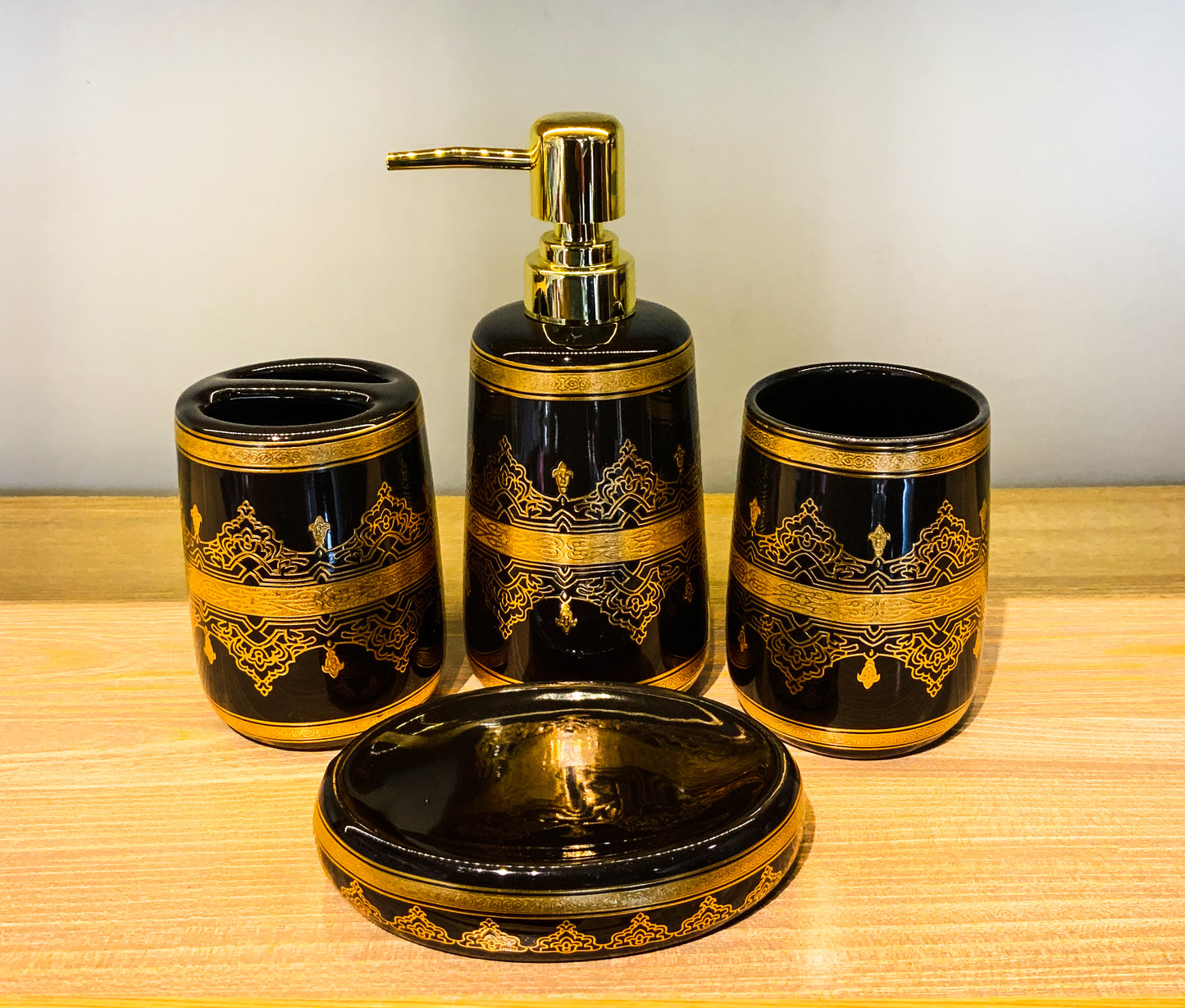 Black & Golden Ceramic Bathroom Set 4pcs